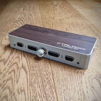 CTRLDock Classic SE skin - "Woodgrain"